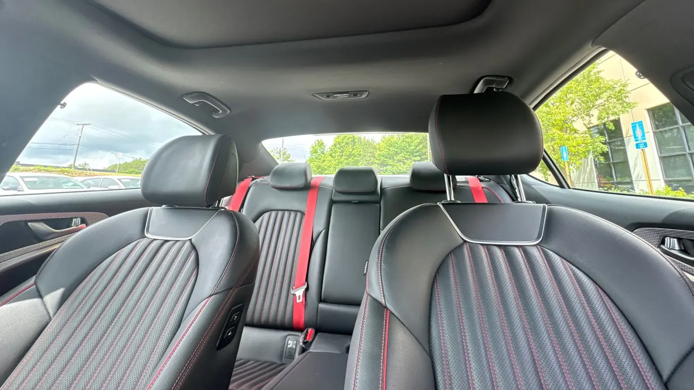 2023 Genesis G70 3.3T Standard