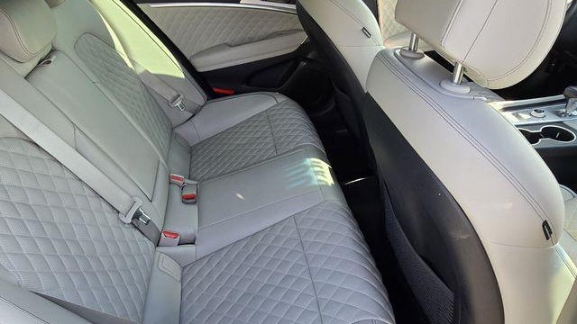 2023 Genesis G70 3.3T Standard