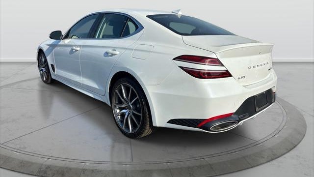2022 Genesis G70 3.3T Standard