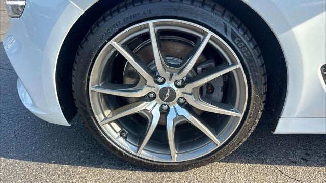 2022 Genesis G70 3.3T Standard