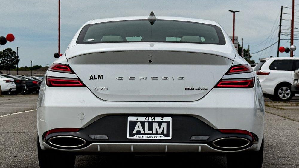 2023 Genesis G70 3.3T Standard