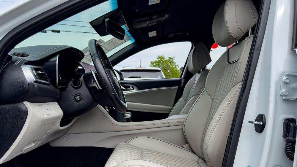2023 Genesis G70 3.3T Standard