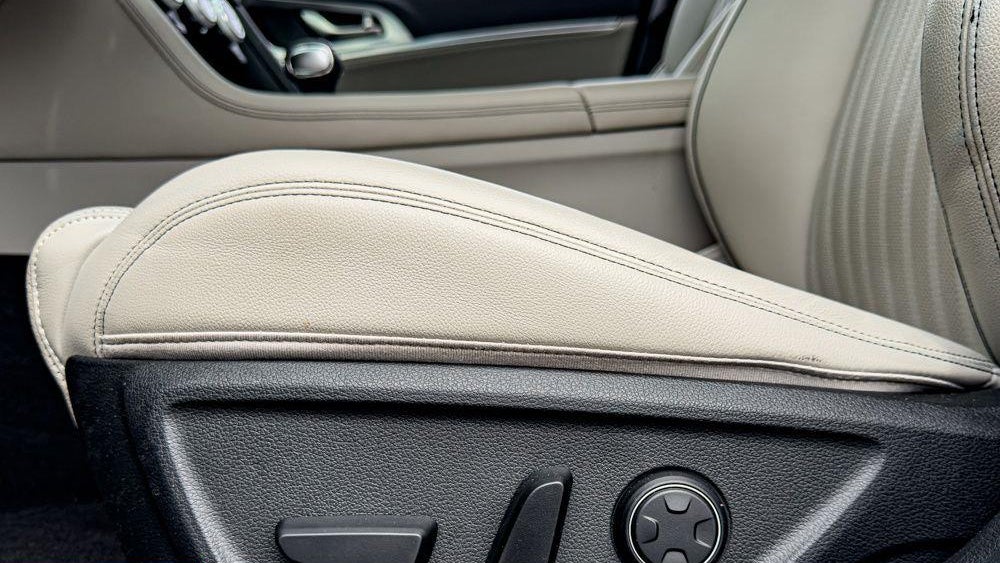 2023 Genesis G70 3.3T Standard