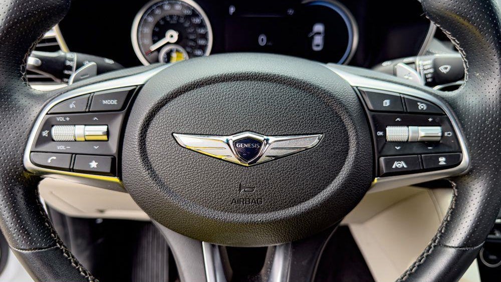 2023 Genesis G70 3.3T Standard