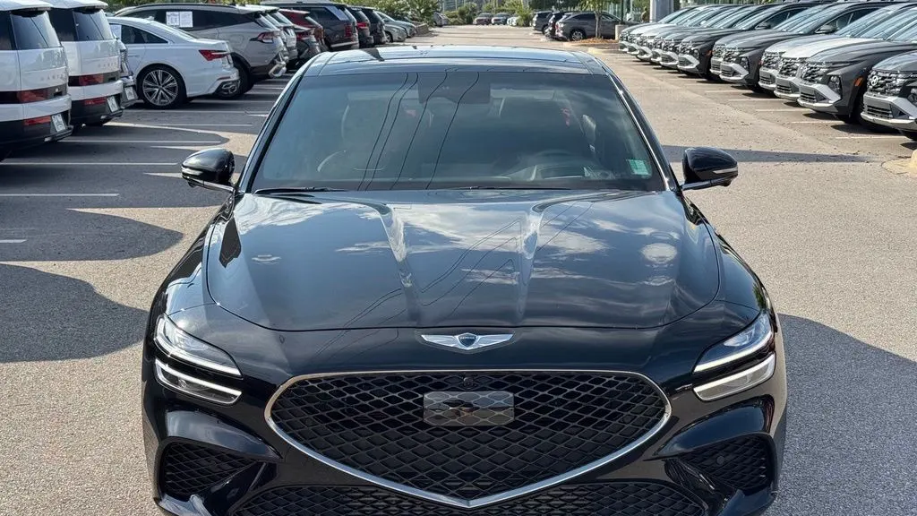 2023 Genesis G70 3.3T Standard
