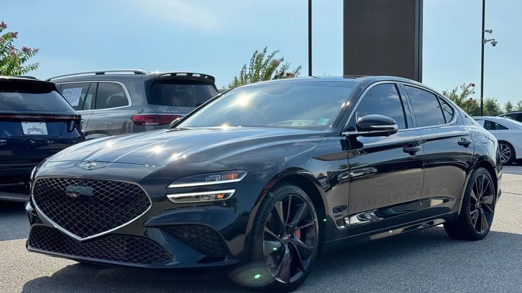 2023 Genesis G70 3.3T Standard