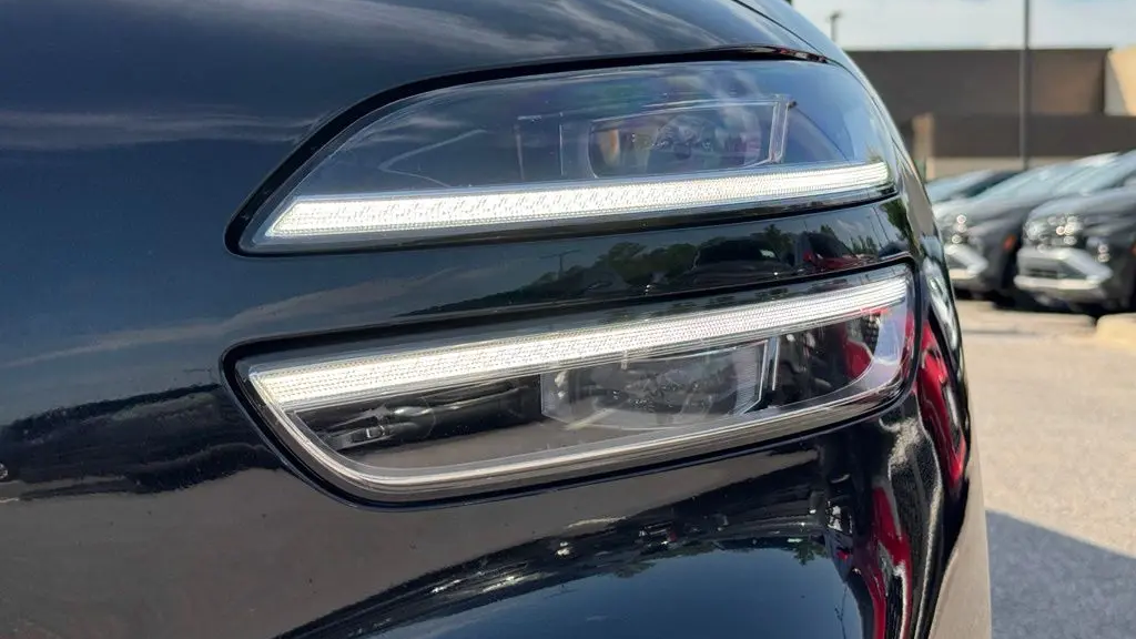 2023 Genesis G70 3.3T Standard