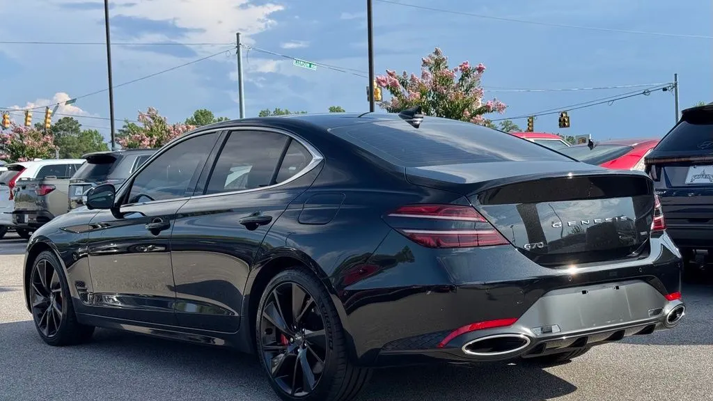 2023 Genesis G70 3.3T Standard