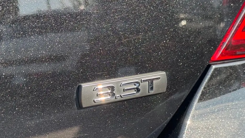 2023 Genesis G70 3.3T Standard