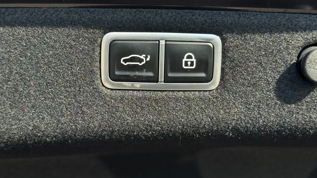 2023 Genesis G70 3.3T Standard