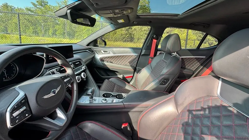 2023 Genesis G70 3.3T Standard