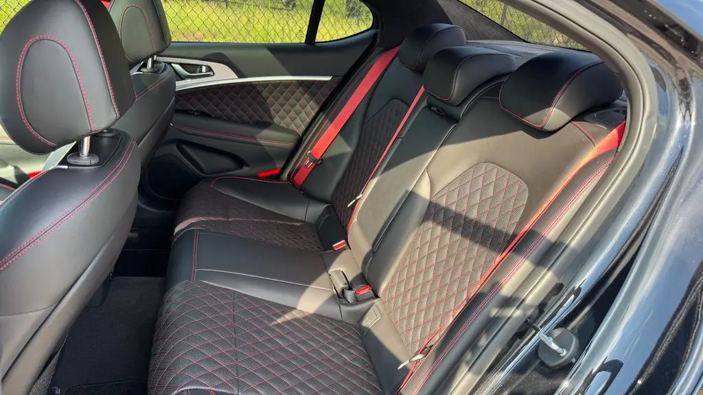 2023 Genesis G70 3.3T Standard