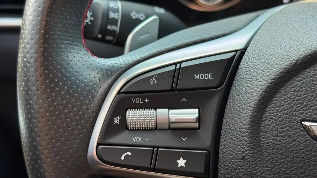 2023 Genesis G70 3.3T Standard