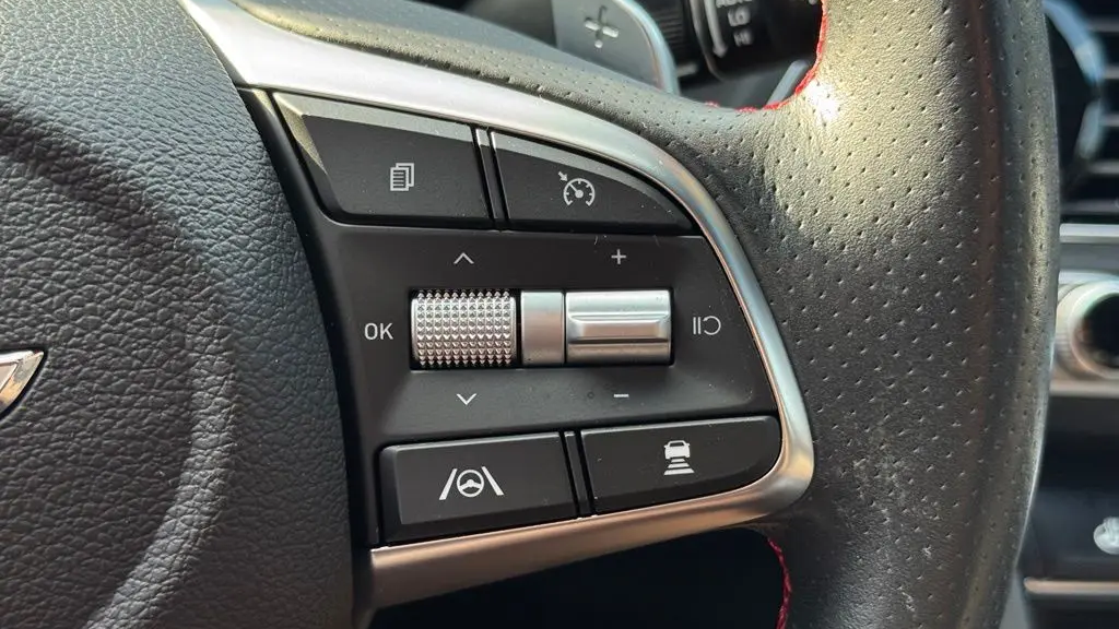 2023 Genesis G70 3.3T Standard