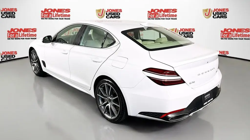 2026 Genesis G70 2.5T Standard