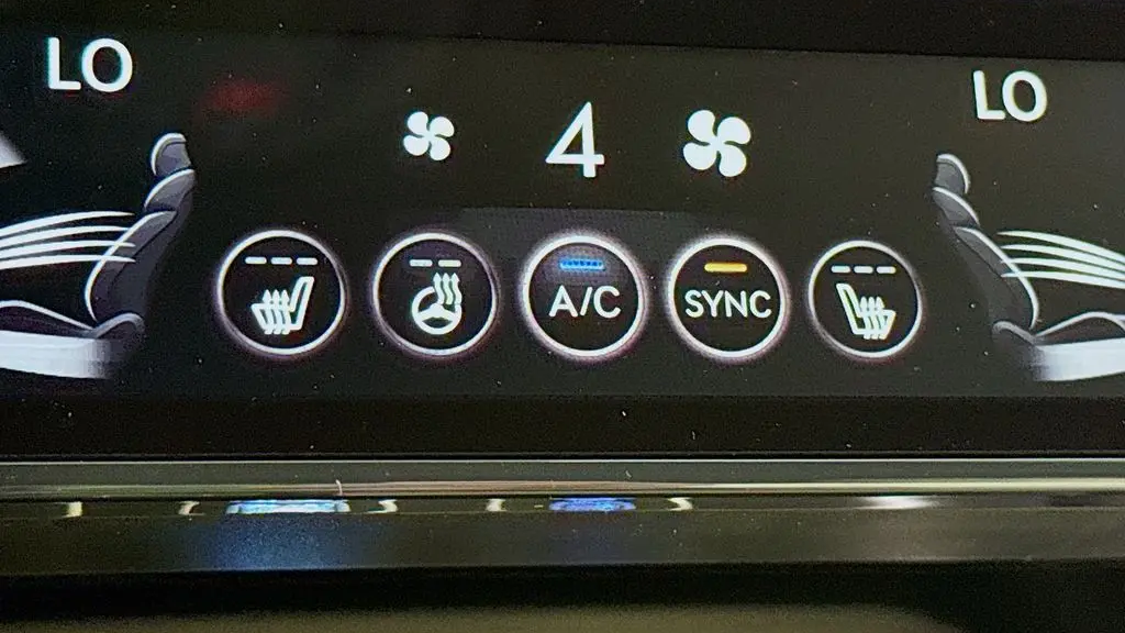 2026 Genesis G70 2.5T Standard