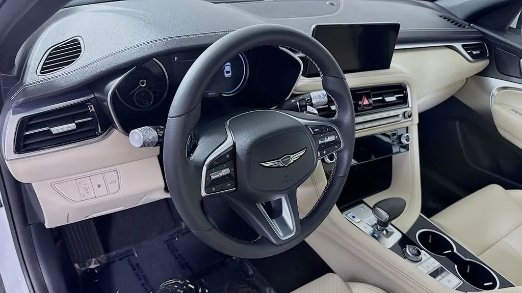 2026 Genesis G70 2.5T Standard
