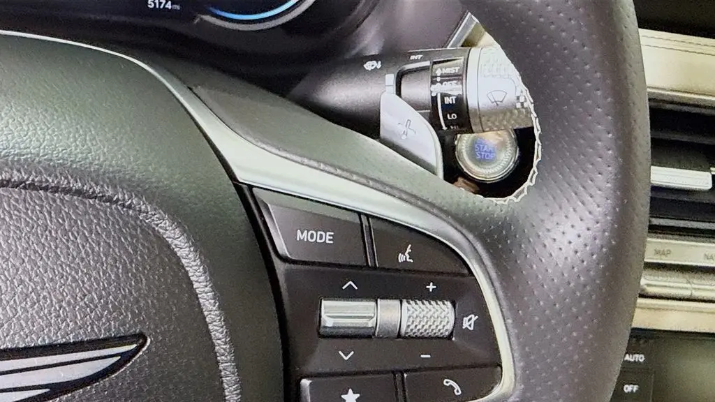 2026 Genesis G70 2.5T Standard