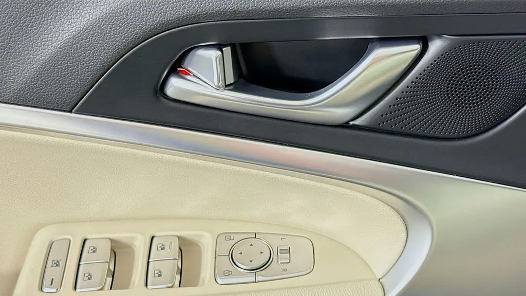 2026 Genesis G70 2.5T Standard