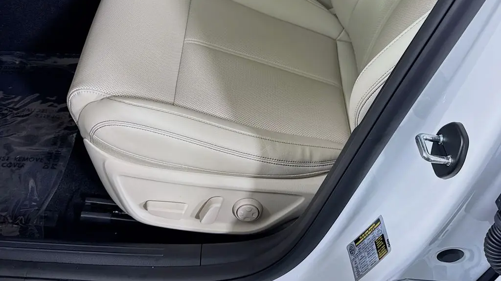 2026 Genesis G70 2.5T Standard