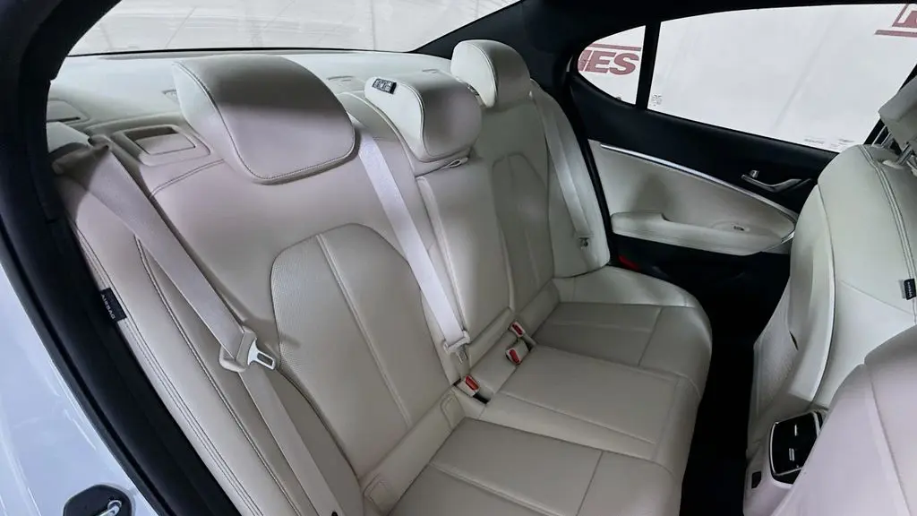 2026 Genesis G70 2.5T Standard