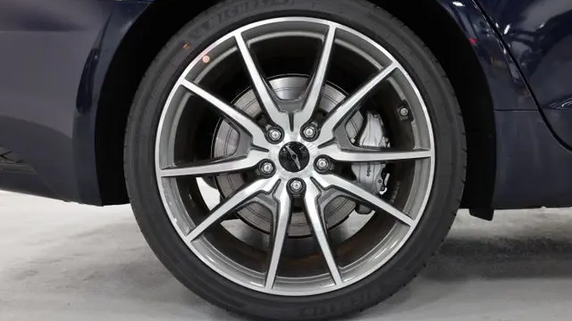 2026 Genesis G70 2.5T Standard