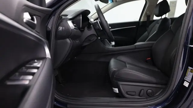2026 Genesis G70 2.5T Standard