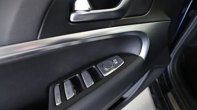 2026 Genesis G70 2.5T Standard
