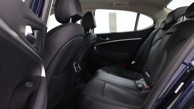 2026 Genesis G70 2.5T Standard
