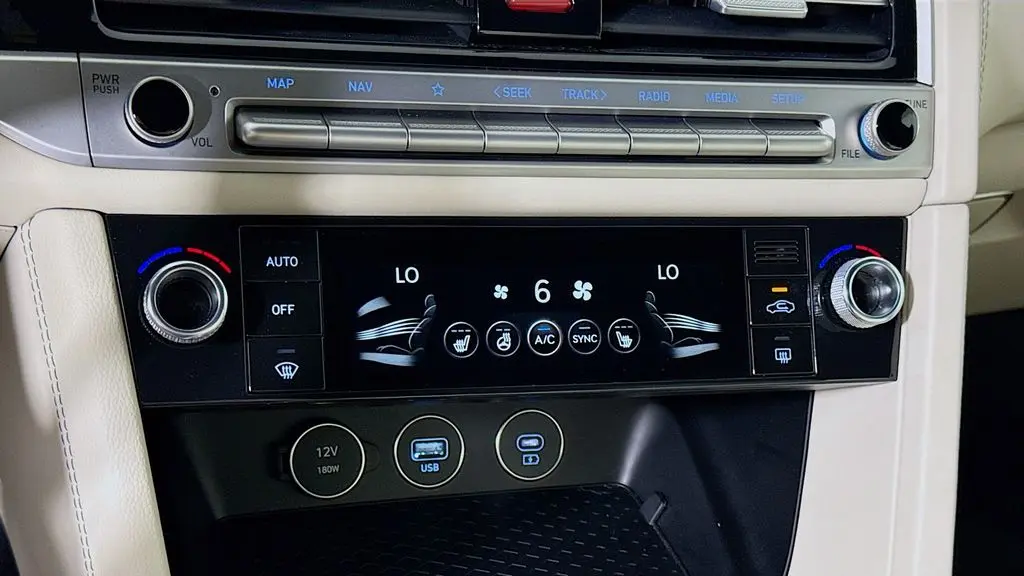 2026 Genesis G70 2.5T Standard