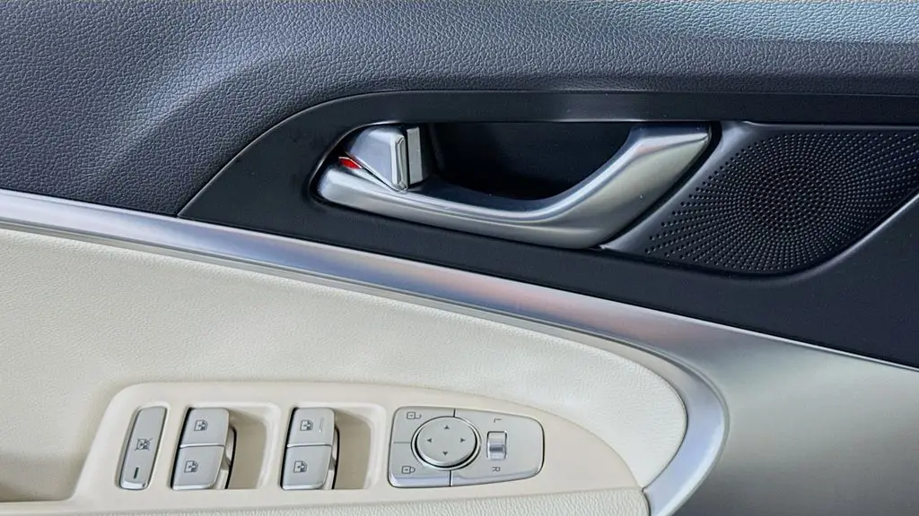 2026 Genesis G70 2.5T Standard