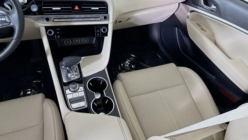 2026 Genesis G70 2.5T Standard