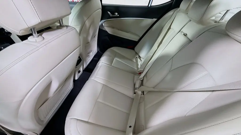 2026 Genesis G70 2.5T Standard