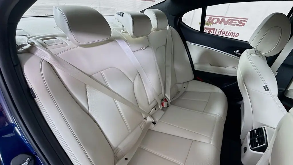 2026 Genesis G70 2.5T Standard