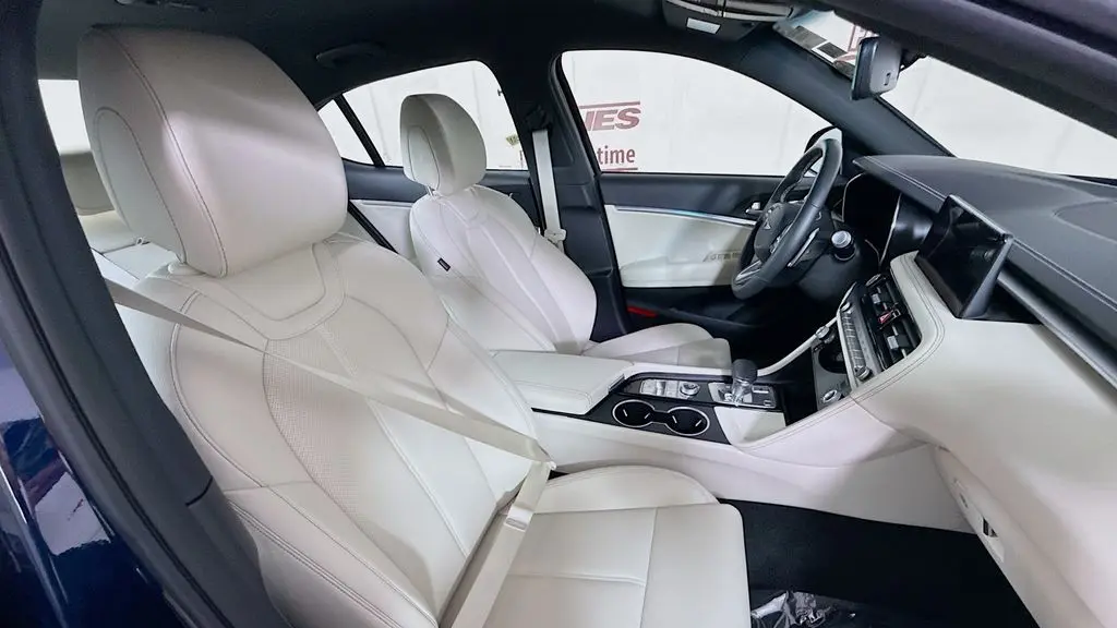2026 Genesis G70 2.5T Standard