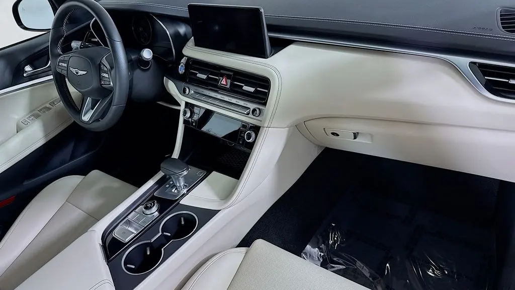 2026 Genesis G70 2.5T Standard
