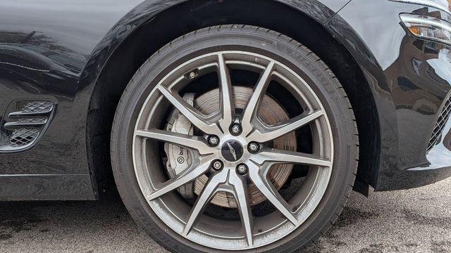 2026 Genesis G70 2.5T Standard