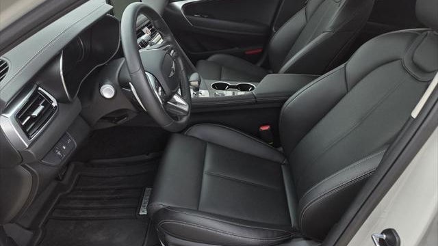 2026 Genesis G70 2.5T Standard