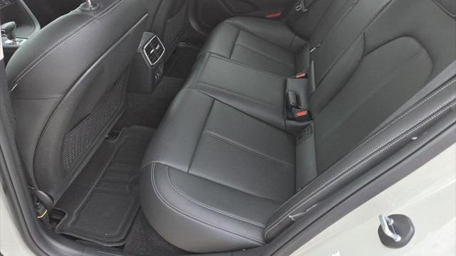 2026 Genesis G70 2.5T Standard