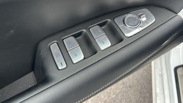 2026 Genesis G70 2.5T Standard