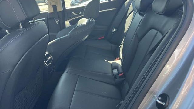2026 Genesis G70 2.5T Standard