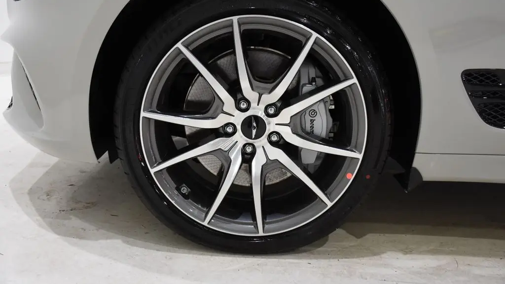2026 Genesis G70 2.5T Standard