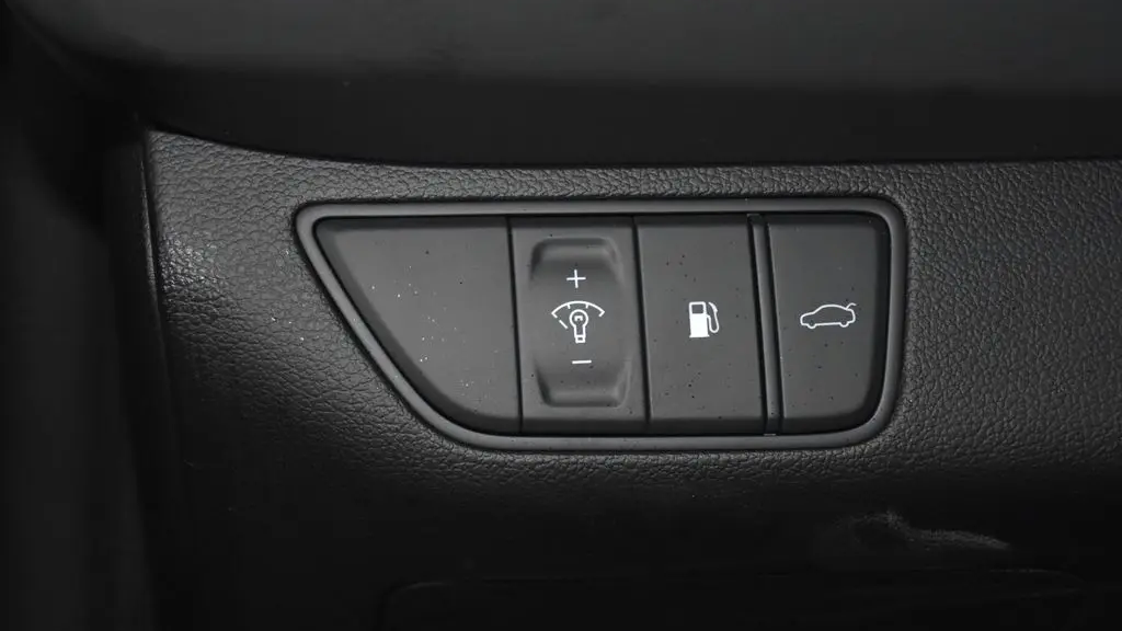 2026 Genesis G70 2.5T Standard