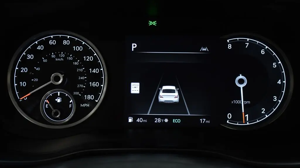 2026 Genesis G70 2.5T Standard