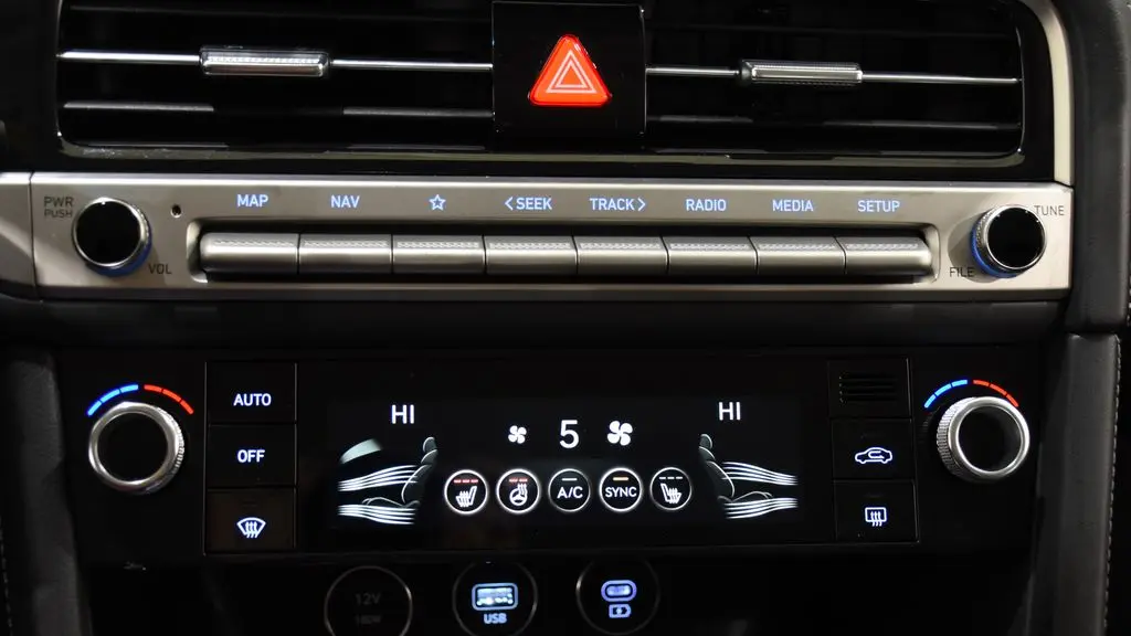 2026 Genesis G70 2.5T Standard