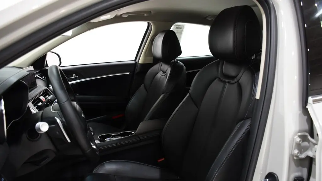 2026 Genesis G70 2.5T Standard
