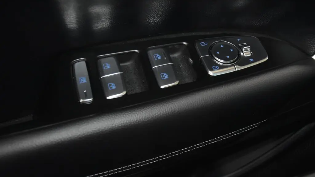 2026 Genesis G70 2.5T Standard