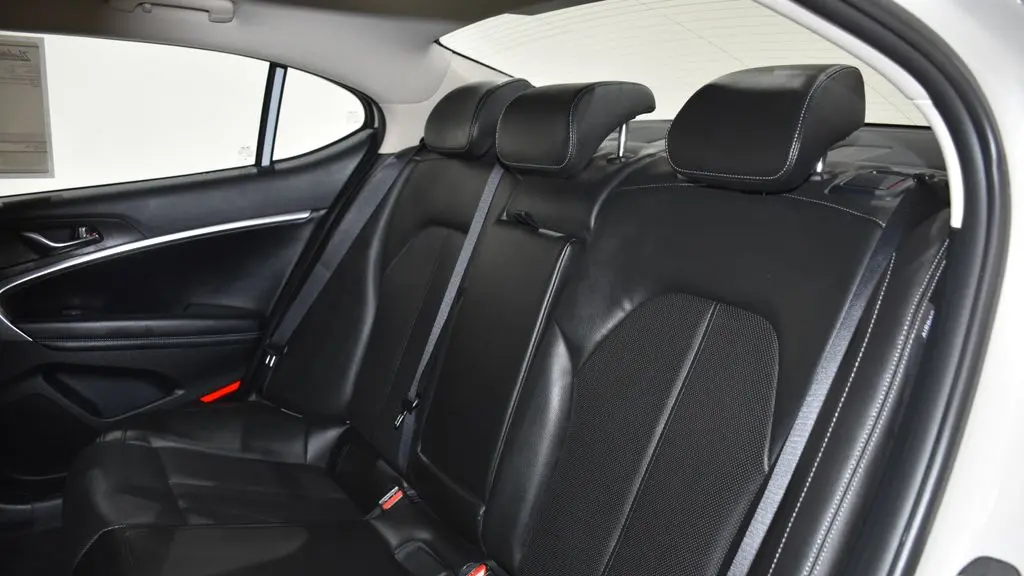 2026 Genesis G70 2.5T Standard