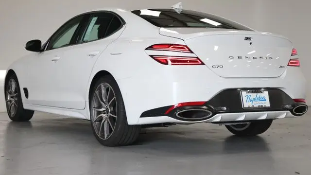 2026 Genesis G70 2.5T Standard