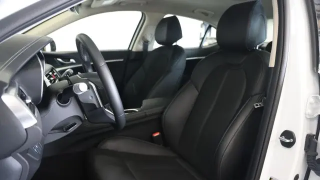 2026 Genesis G70 2.5T Standard